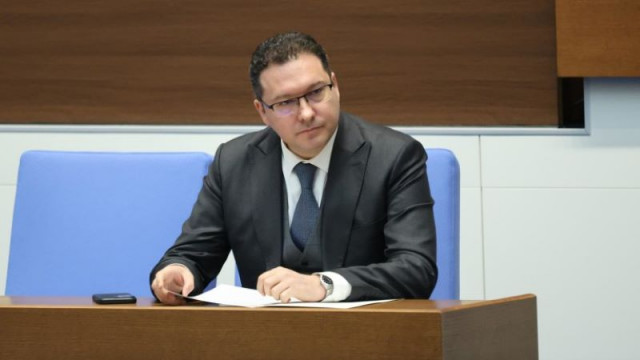 Даниел Митов възмутен, че обвиняват МВР за чадъри над контрабандисти